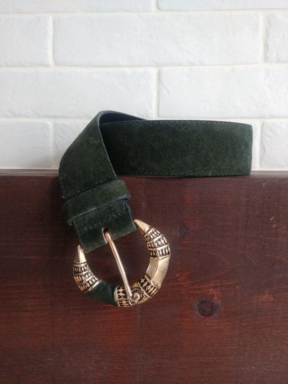 Vintage dark green genuine pig skin leather belt with round gold tone buckle M